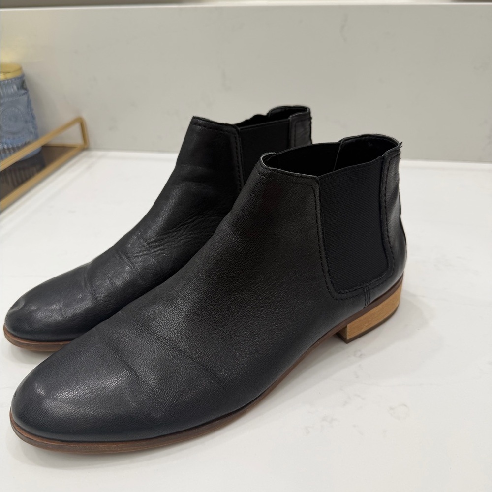 Frye Black Leather Women’s Chelsea Boots